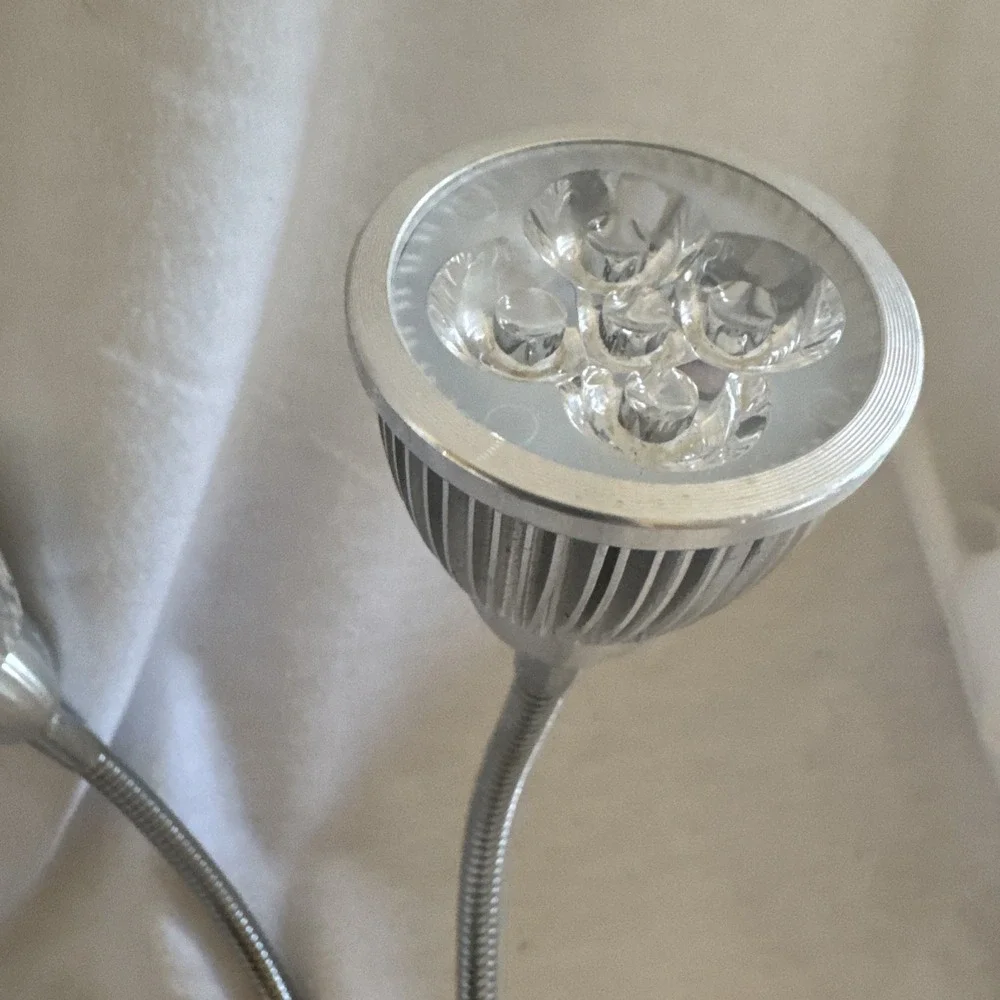 Clip-on LED‎ Light With 3 Adjustable Gooseneck Lights In The Color Of Purple